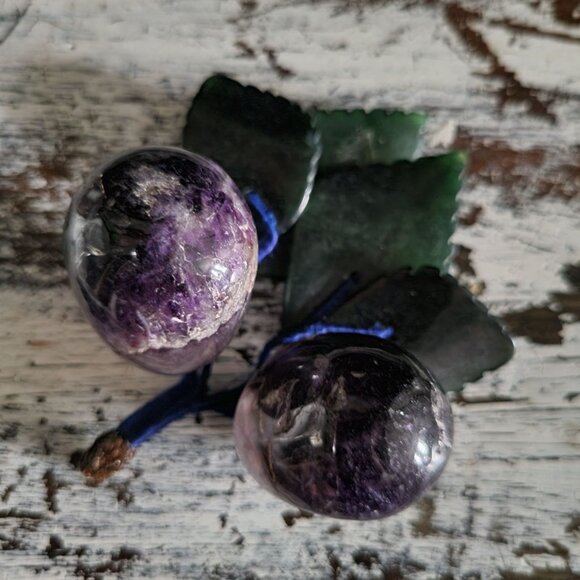 Vintage Purple Amethyst Stone Plum with Jade Leaves - Picture 2 of 5